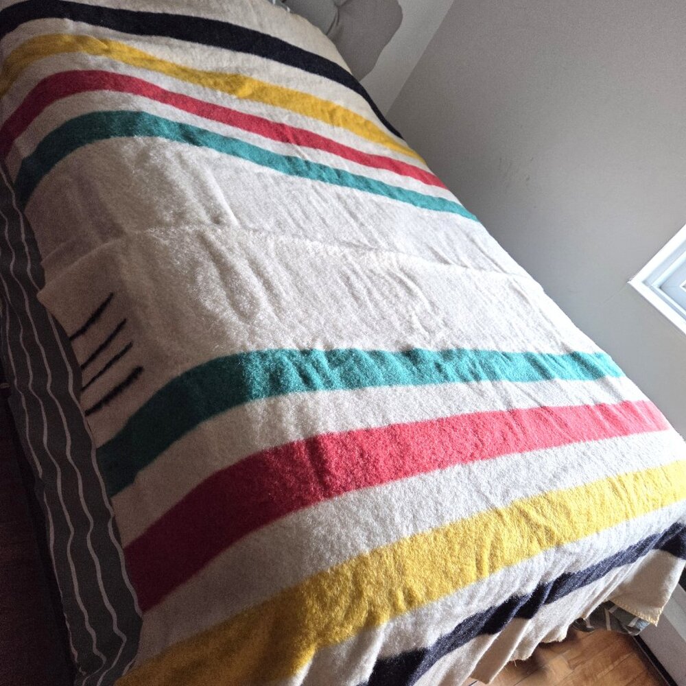 Hudson Bay Vintage Wool Blanket - Picture 7 of 10